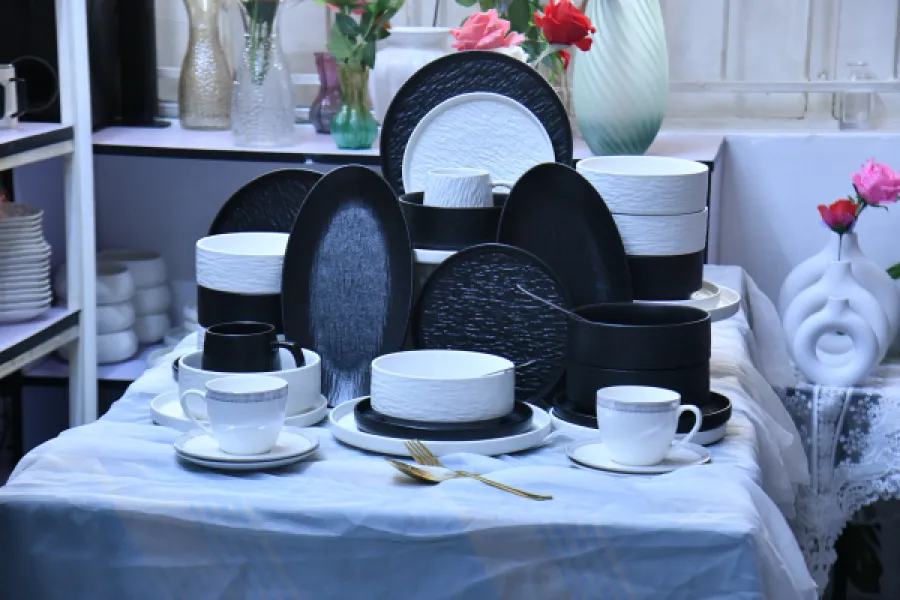 Black & White Ceramic Dinnerware Set