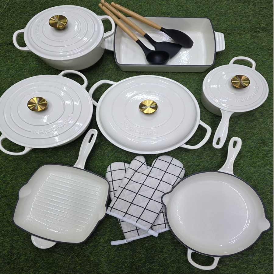 COOKING POTS