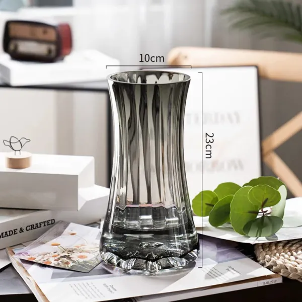 Glass flower vase