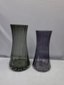 Glass flower vase