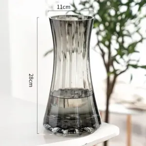 Glass flower vase
