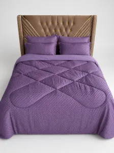 Tufted Duvet with 1 bedsheet and 4 pillow cases.